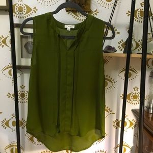 Green light poly summer top